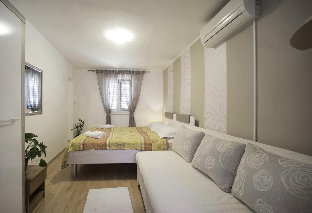 Guest Accomodation Zura Skradin Exterior foto